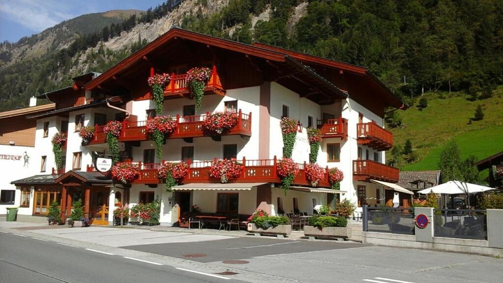 Hotel Unterkraemerhof Fusch an der Grossglocknerstrasse Экстерьер фото